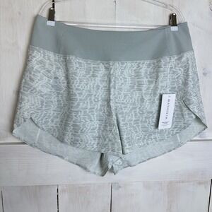 Athleta Women's Run With It Printed 3.5" Active Shorts Size‎ 1X Sage Green Waves